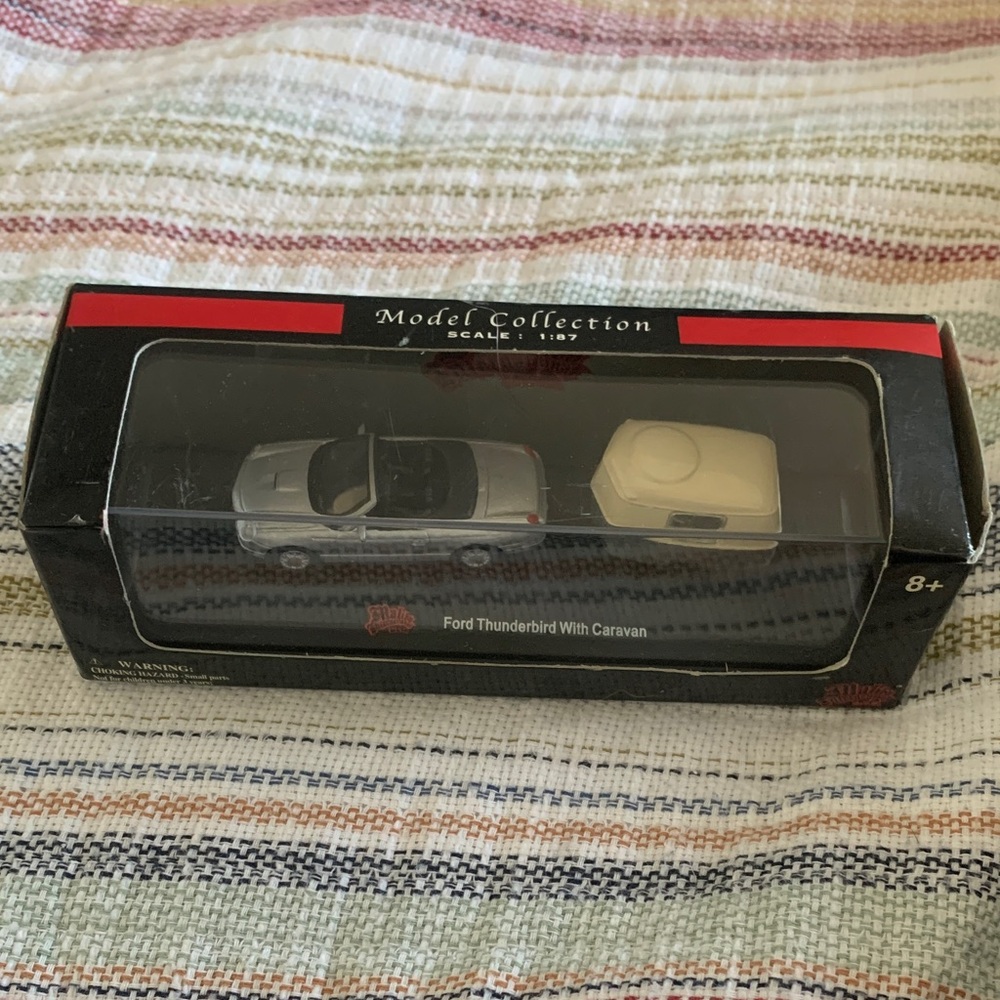 Malibu International Ford Thunderbird Convertible with Caravan NIB